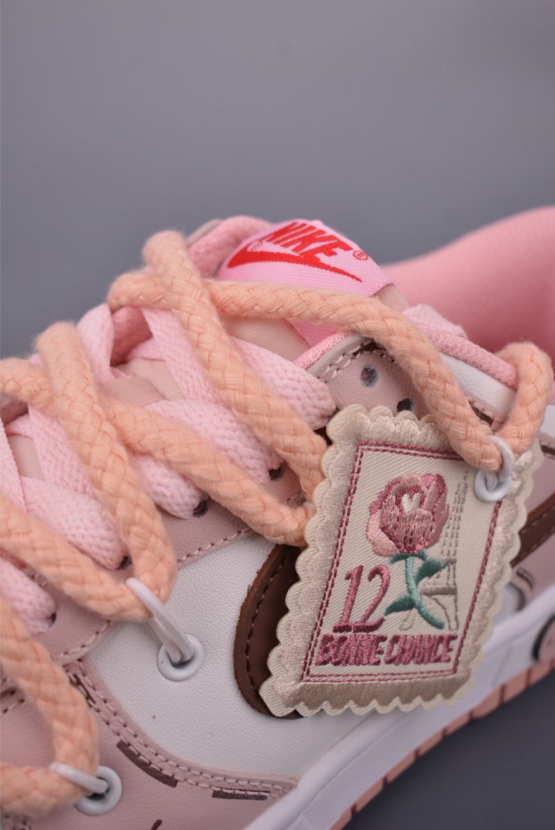 Nike SB Dunk Low 'Cherry Blossom Pink' view