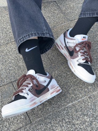 Nike SB Dunk Low 'Distressed Coffee Brown' view 4
