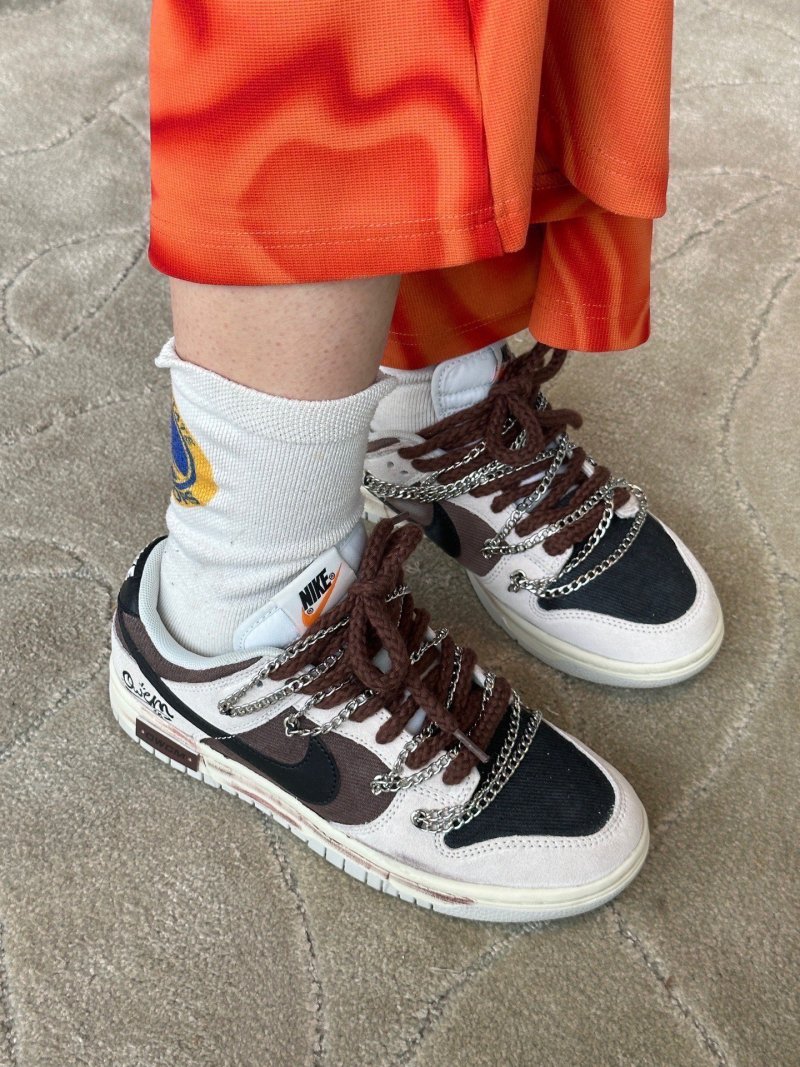 Nike SB Dunk Low 'Distressed Coffee Brown' view