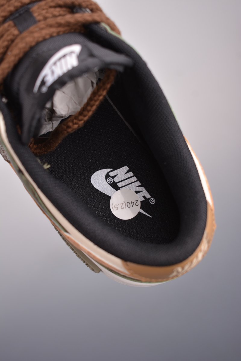 Nike SB Dunk Low 'Jungle Passage' view