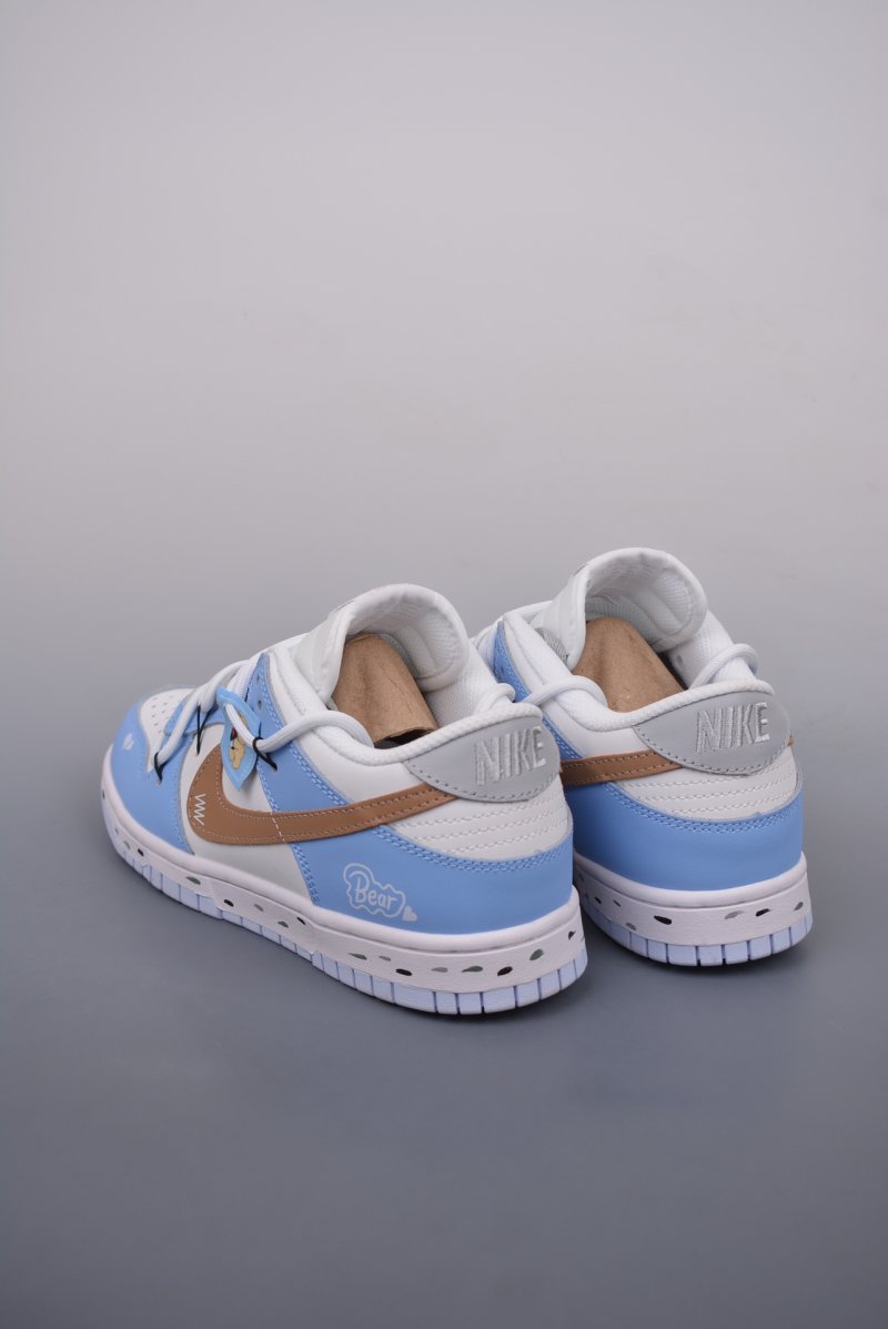 Nike SB Dunk Low Deconstruct view