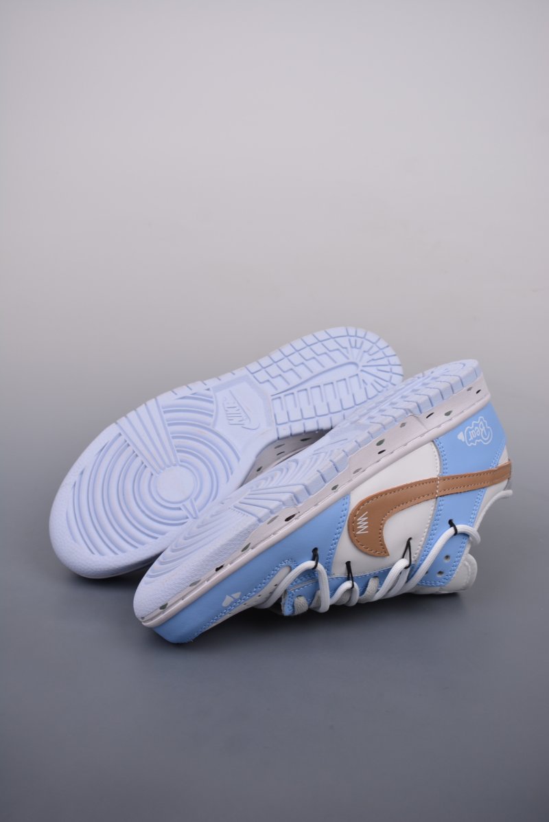 Nike SB Dunk Low Deconstruct view