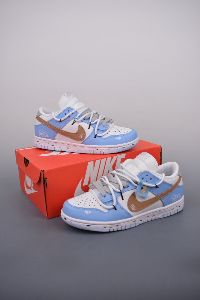 Nike SB Dunk Low Deconstruct view