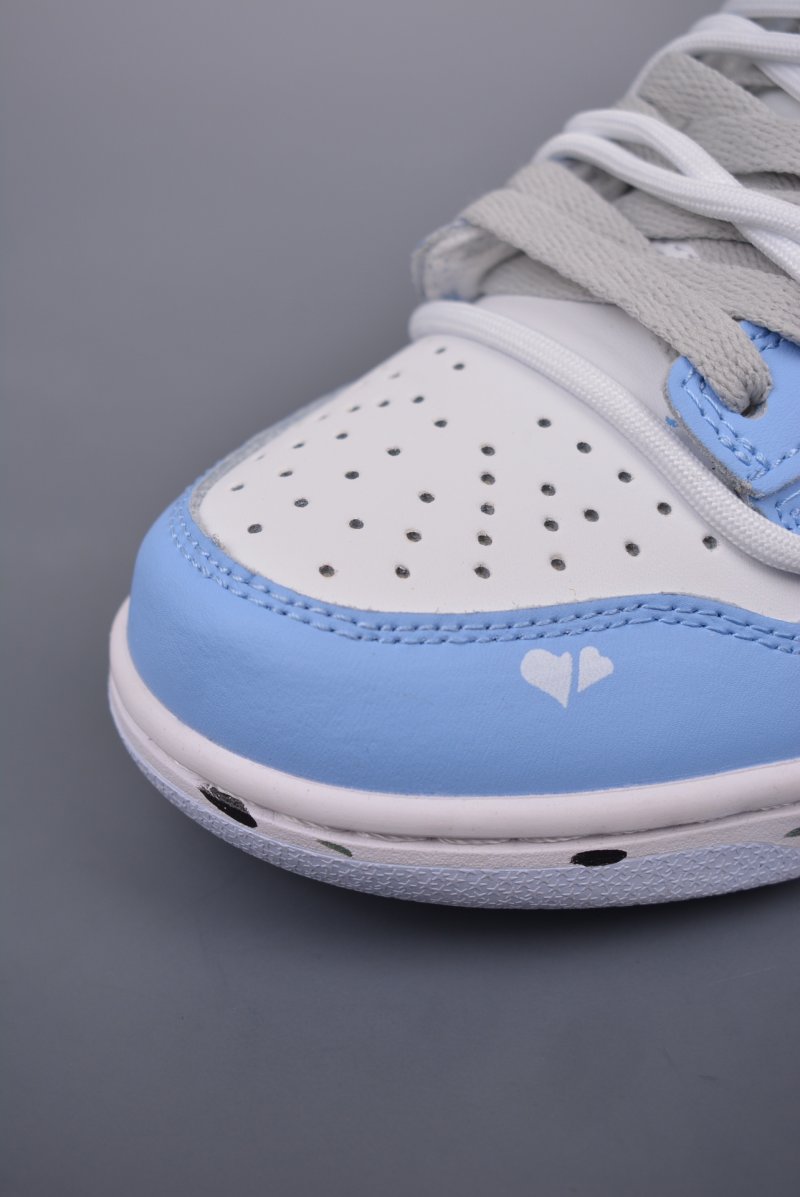 Nike SB Dunk Low Deconstruct view