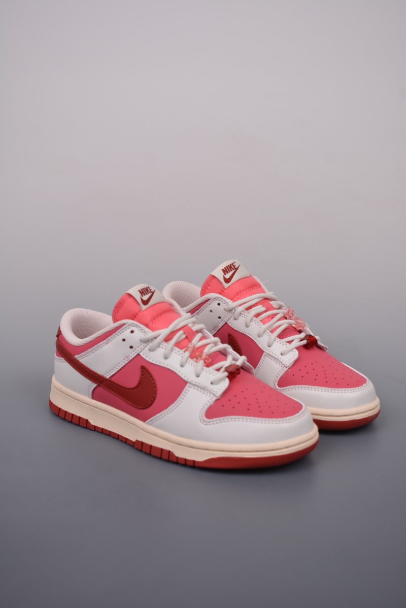 Nike SB Dunk Low