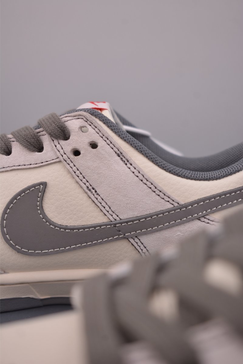 Nike SB Dunk Low view