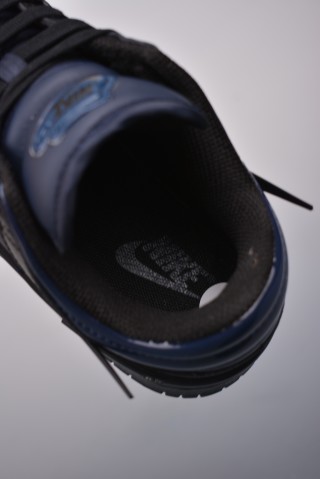 Nike SB Dunk Low view 9