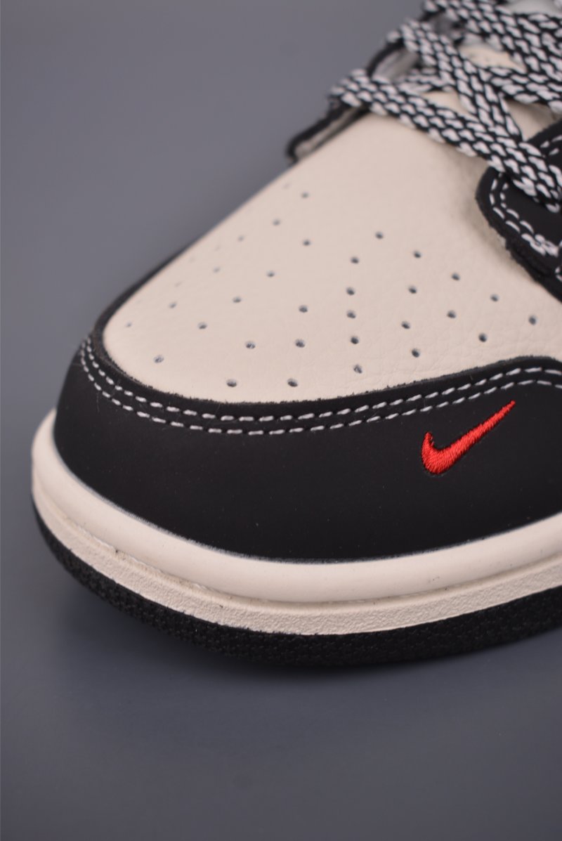 Nike SB Dunk Low 'EVISU' view