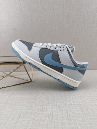 Nike SB Dunk Low view 1