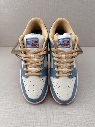 Nike SB Dunk Low view 18