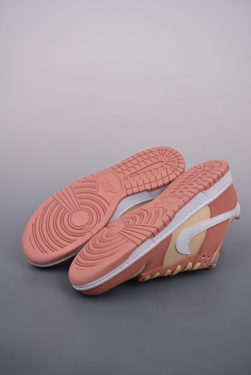 Nike SB Dunk Low view