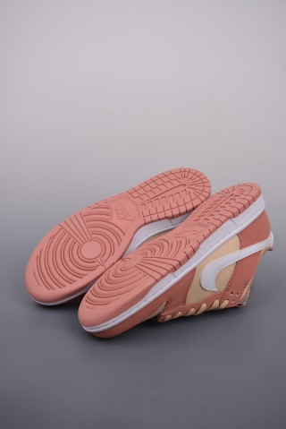 Nike SB Dunk Low view 3