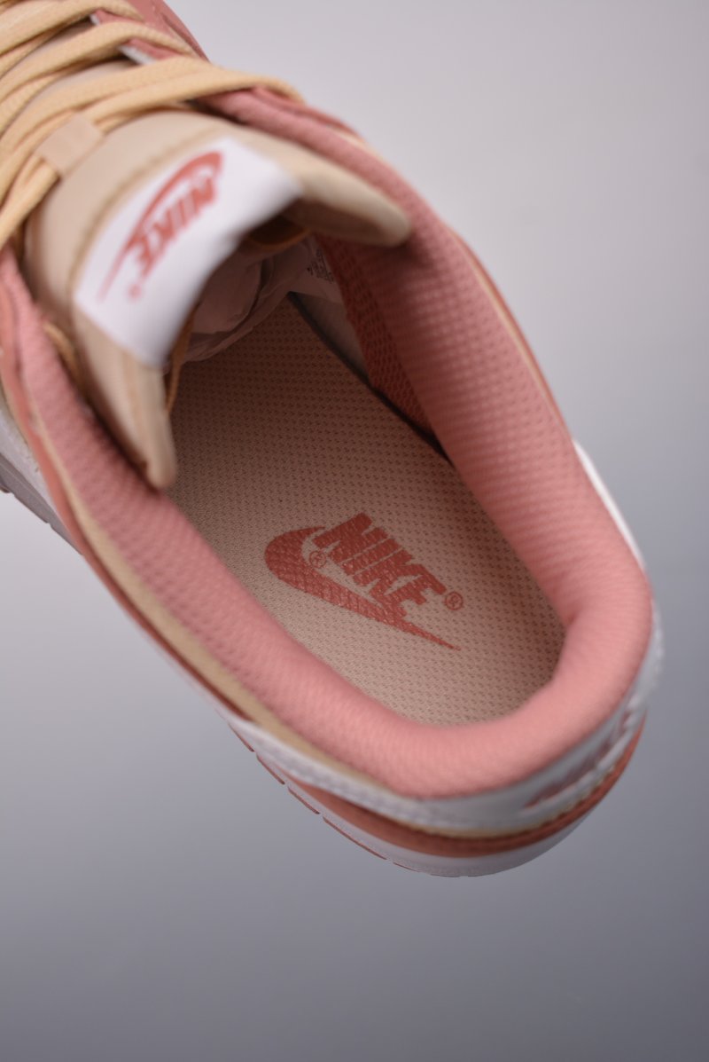 Nike SB Dunk Low view