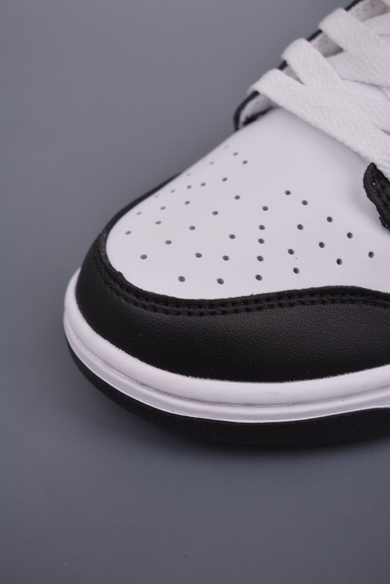 Nike SB Dunk Low view