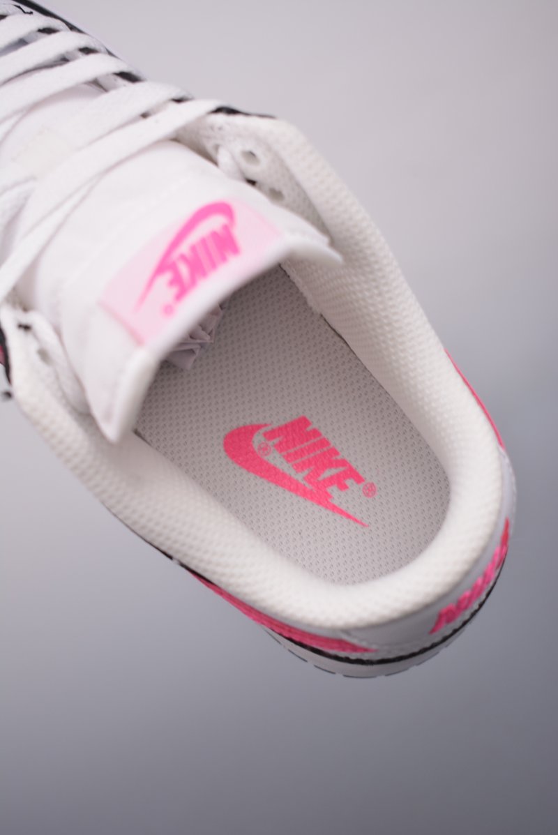 Nike SB Dunk Low view