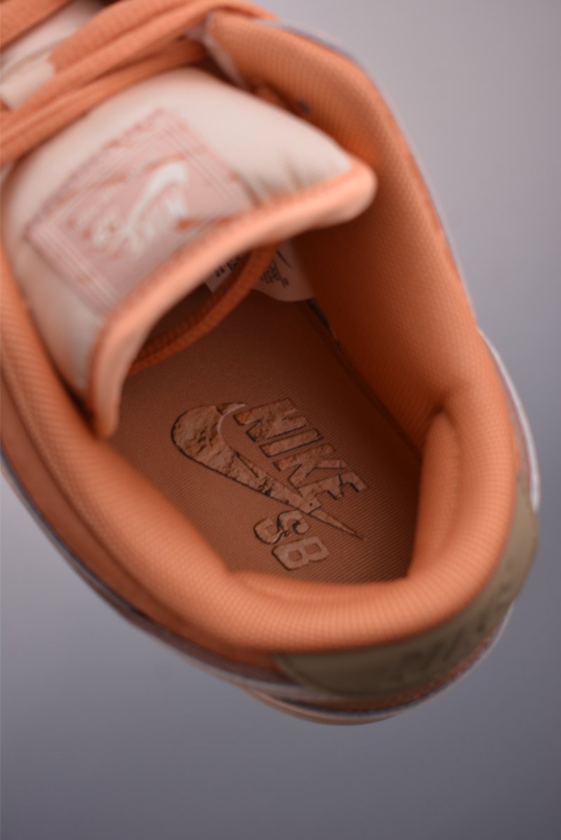 Nike SB Dunk Low view