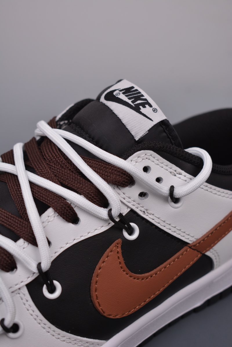 Nike SB Dunk Low view