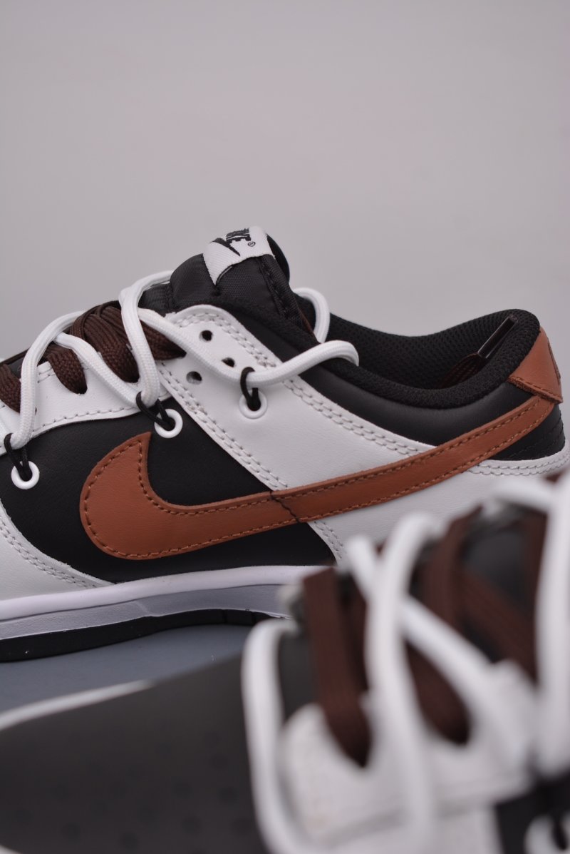 Nike SB Dunk Low view