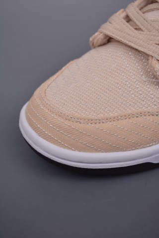 Nike SB Dunk Low view 6