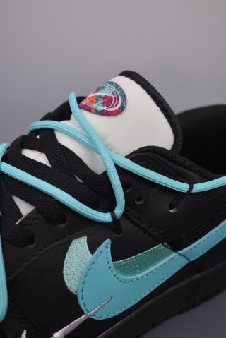 Nike SB Dunk Low view 7