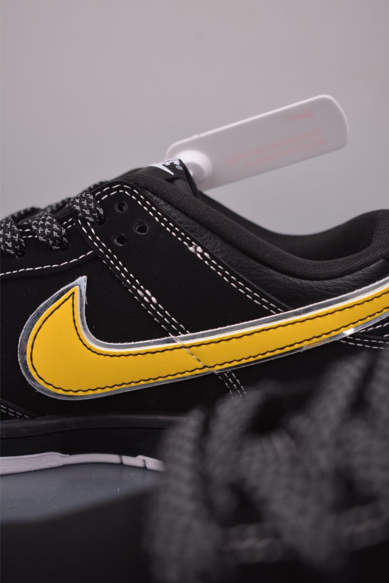 Nike SB Dunk Low 'Fendi' view