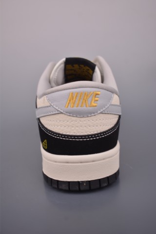 Nike SB Dunk Low 'Fendi' view 4