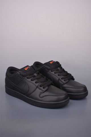 Nike SB Dunk Low view 1
