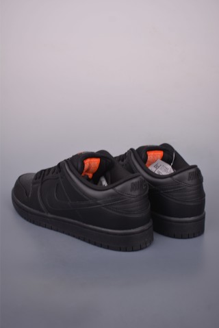 Nike SB Dunk Low view 2