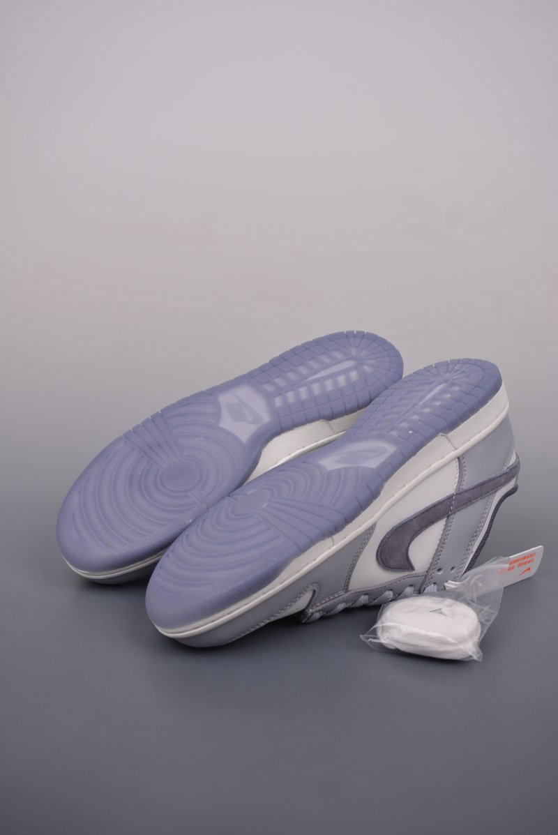 Nike SB Dunk Low view