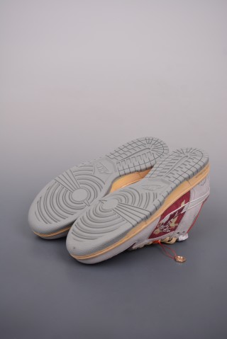Nike SB Dunk Low view 3