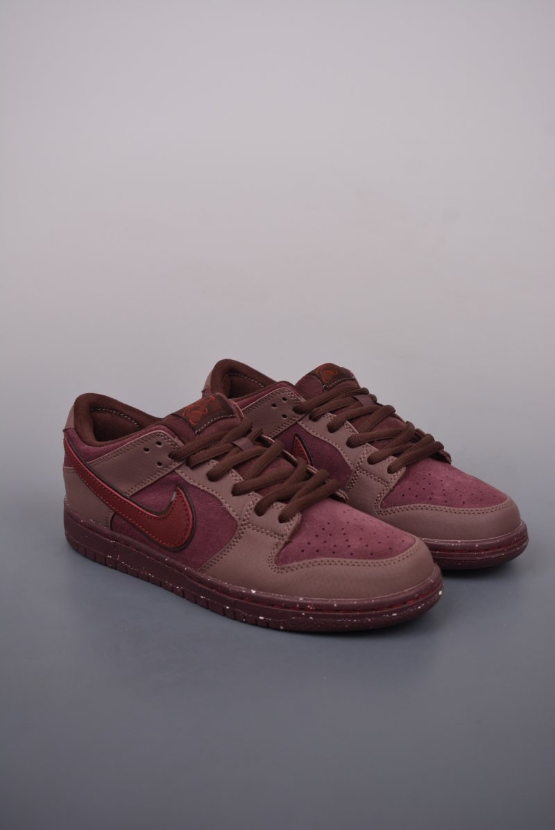 Nike SB Dunk Low