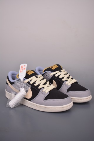 Nike SB Dunk Low view 1