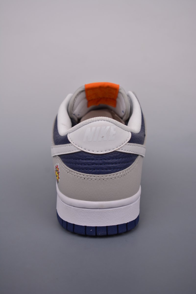 Nike SB Dunk Low view