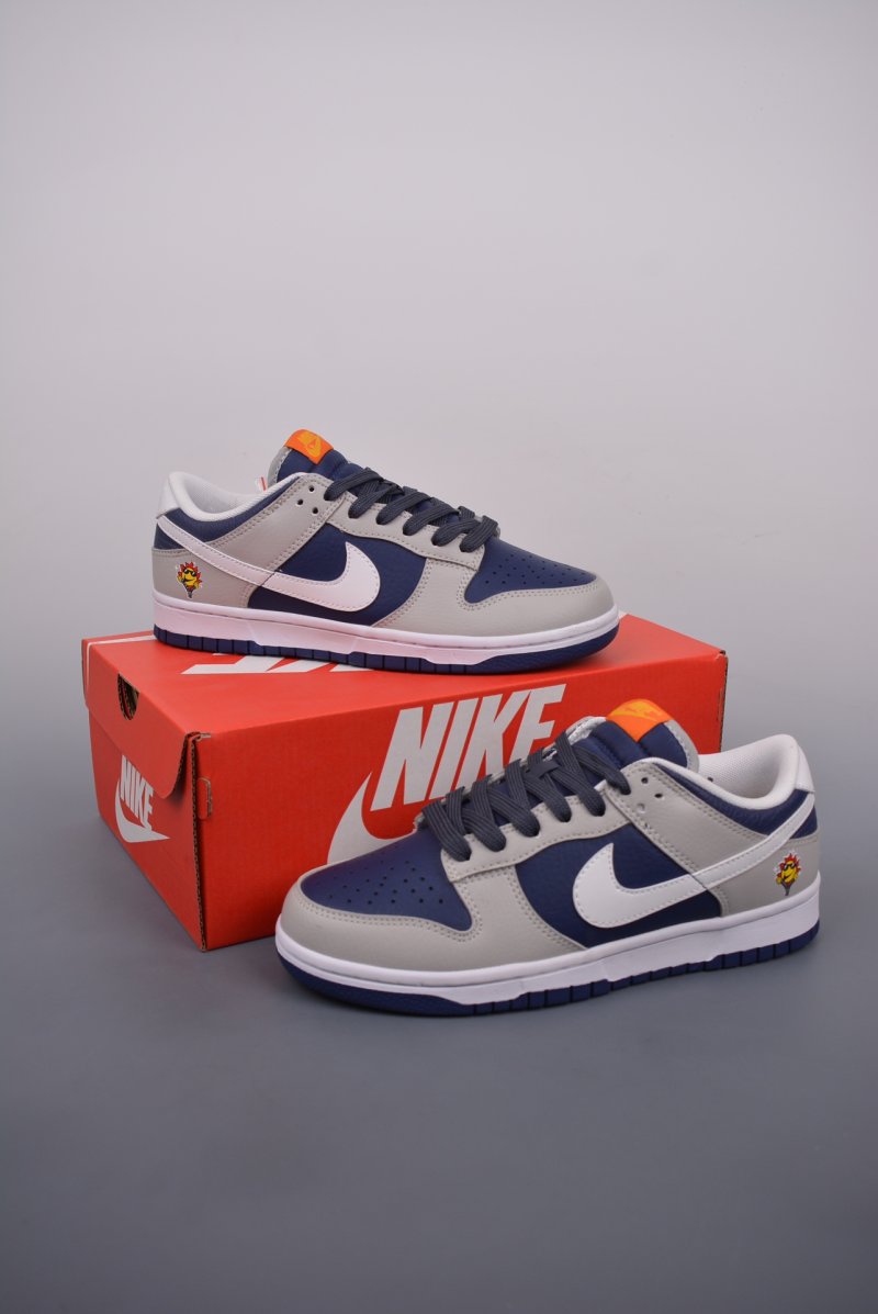 Nike SB Dunk Low view