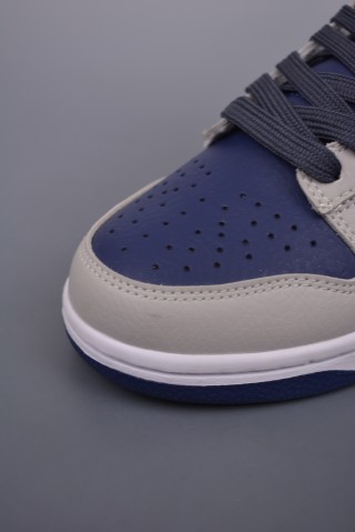 Nike SB Dunk Low view 6