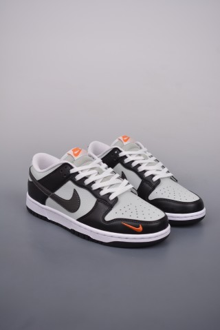 Nike SB Dunk Low view 1