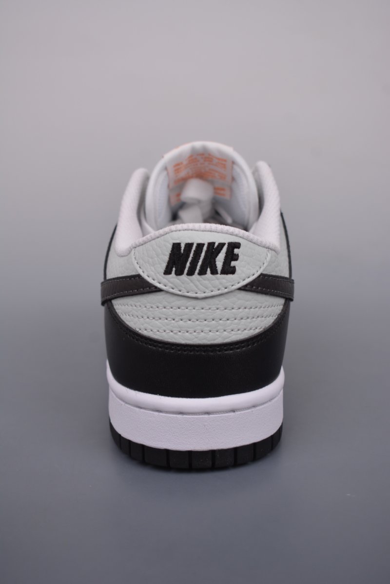 Nike SB Dunk Low view