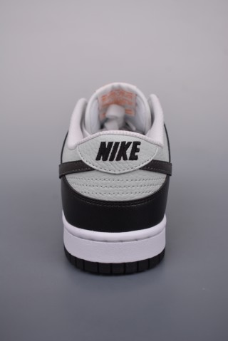Nike SB Dunk Low view 4