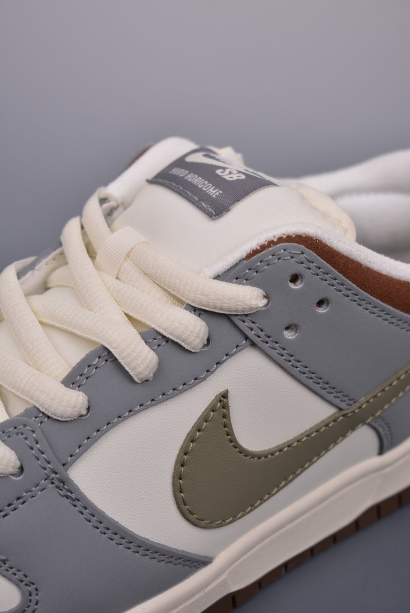 Nike SB Dunk Low view
