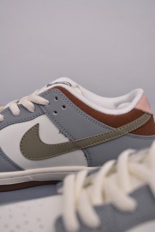 Nike SB Dunk Low view 8