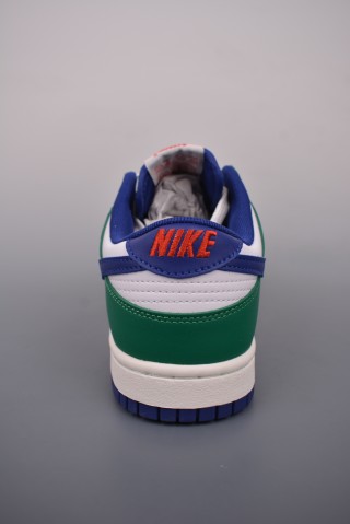 Nike SB Dunk Low view 4