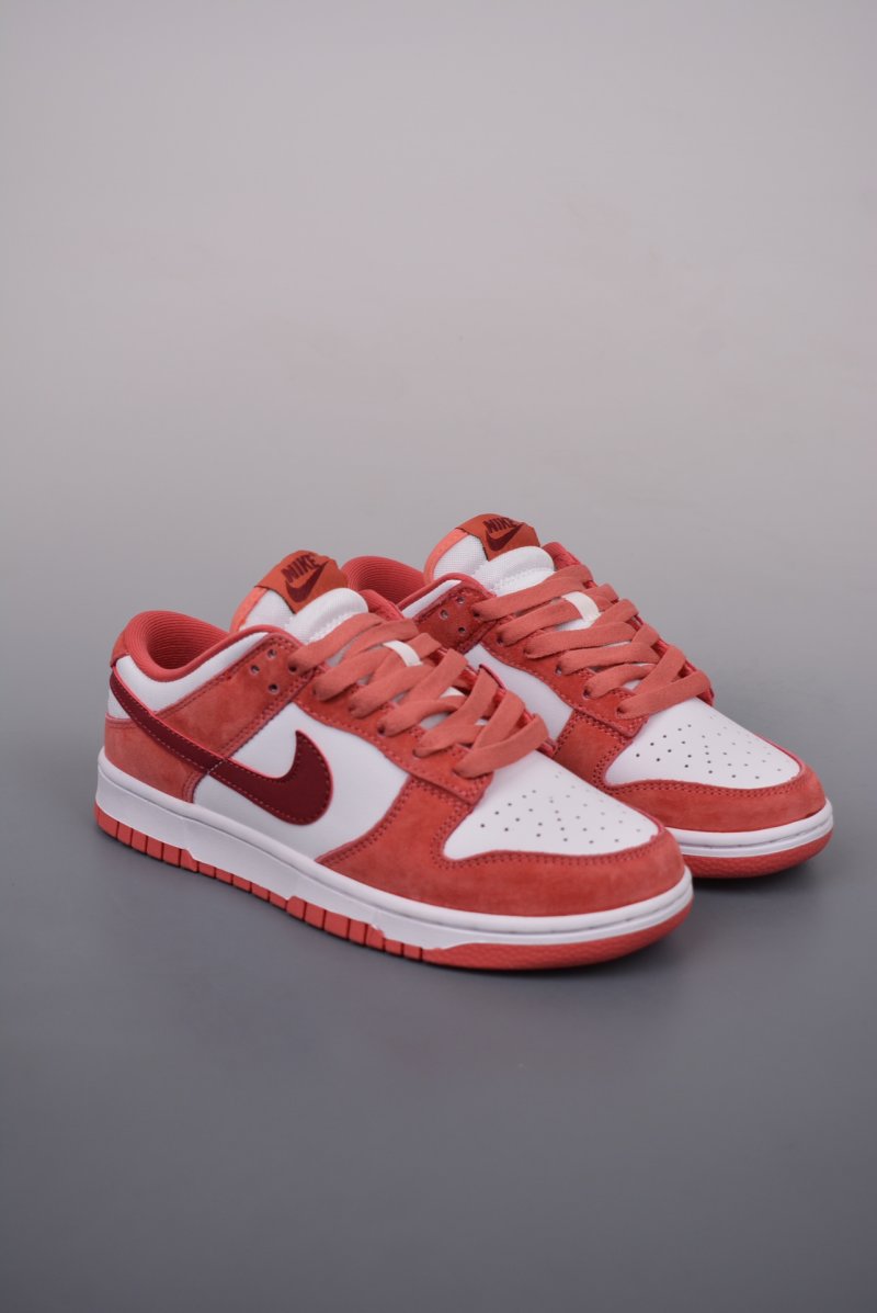Nike SB Dunk Low