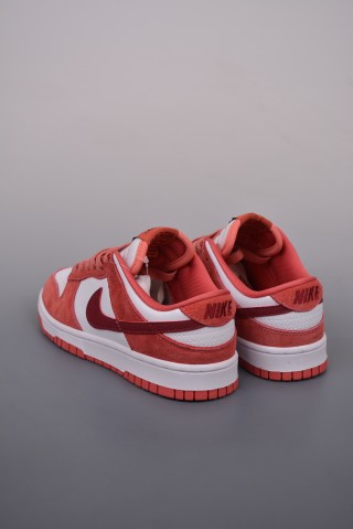 Nike SB Dunk Low view 2