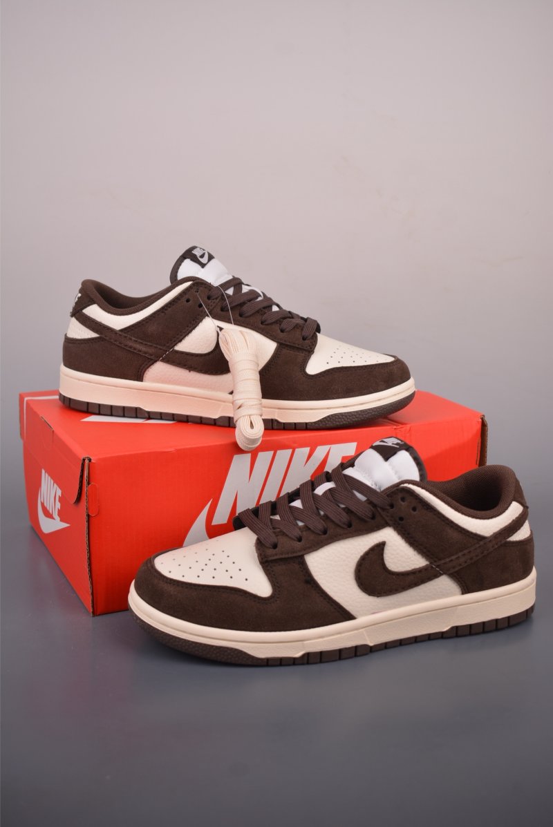 Nike SB Dunk Low view