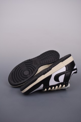 Nike SB Dunk Low view 3