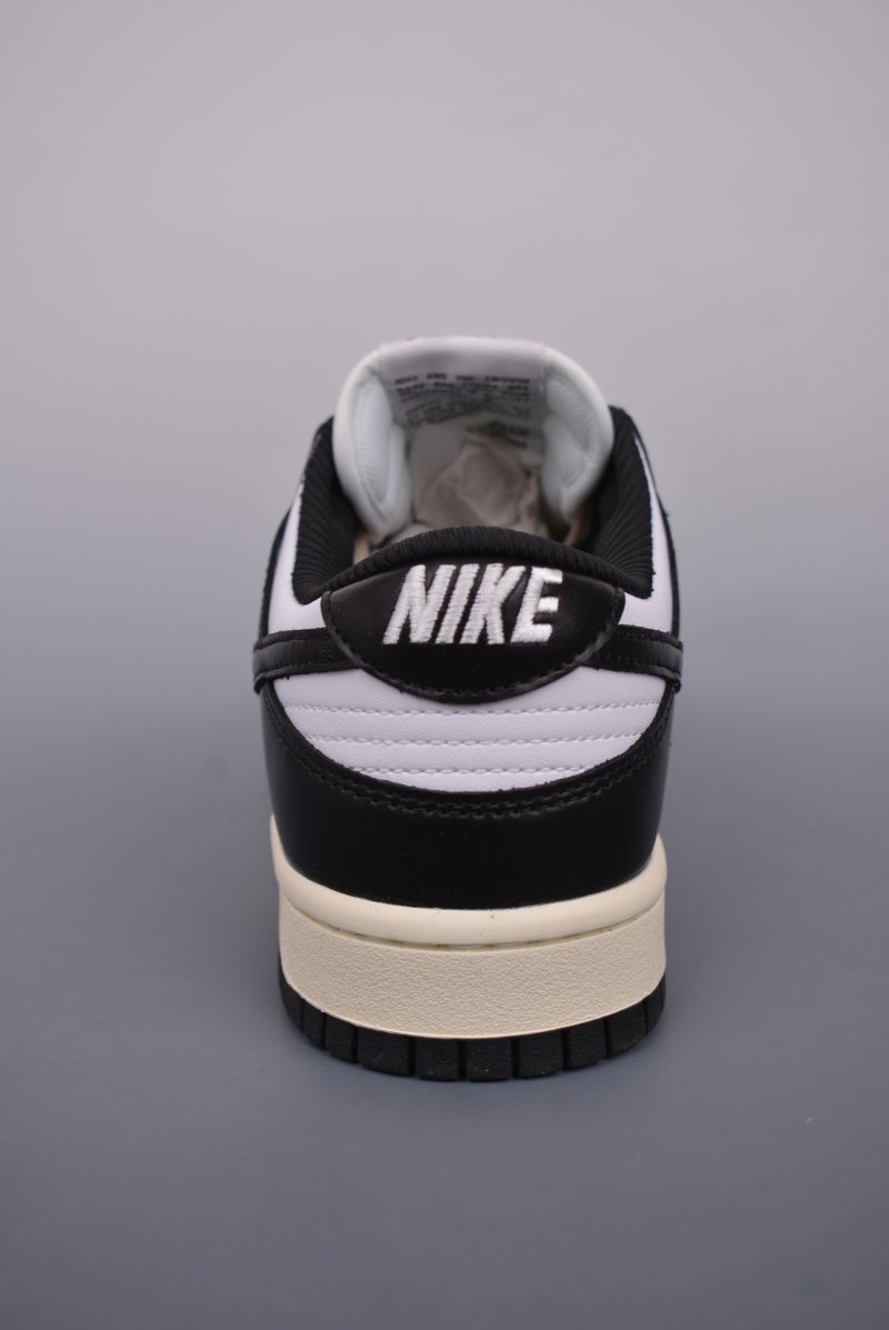 Nike SB Dunk Low view