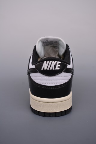 Nike SB Dunk Low view 4