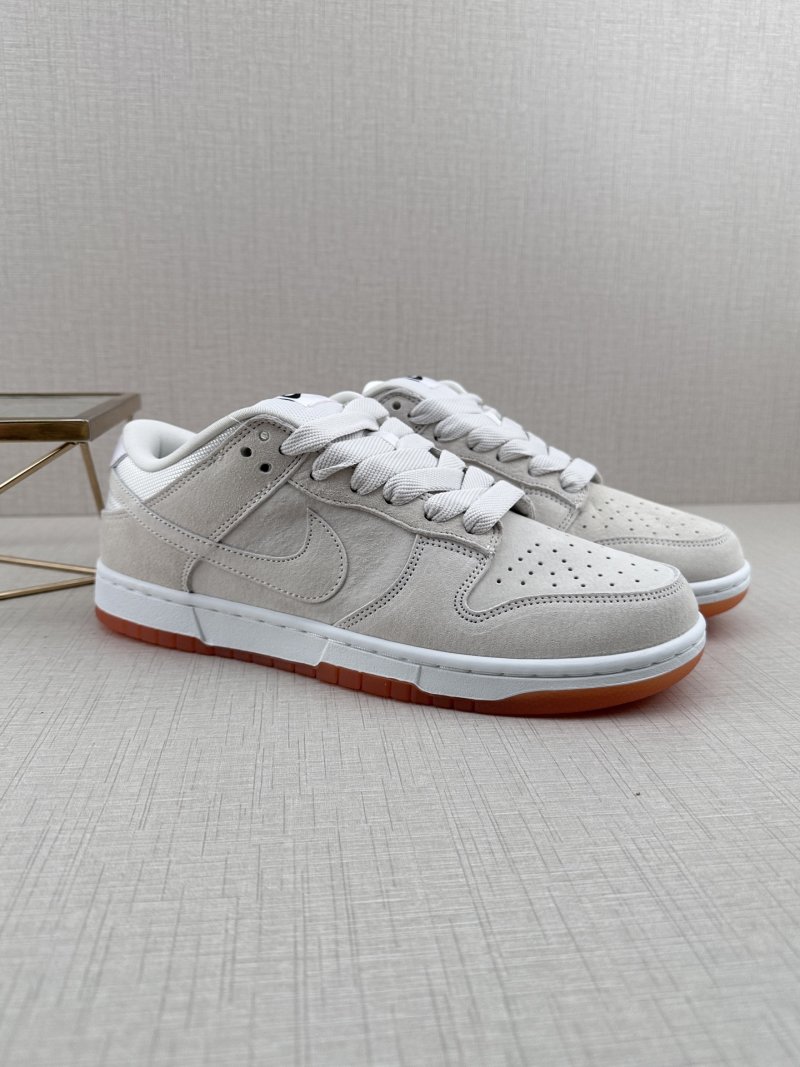 Nike SB Dunk Low 'White' view