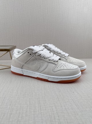 Nike SB Dunk Low 'White' view 3