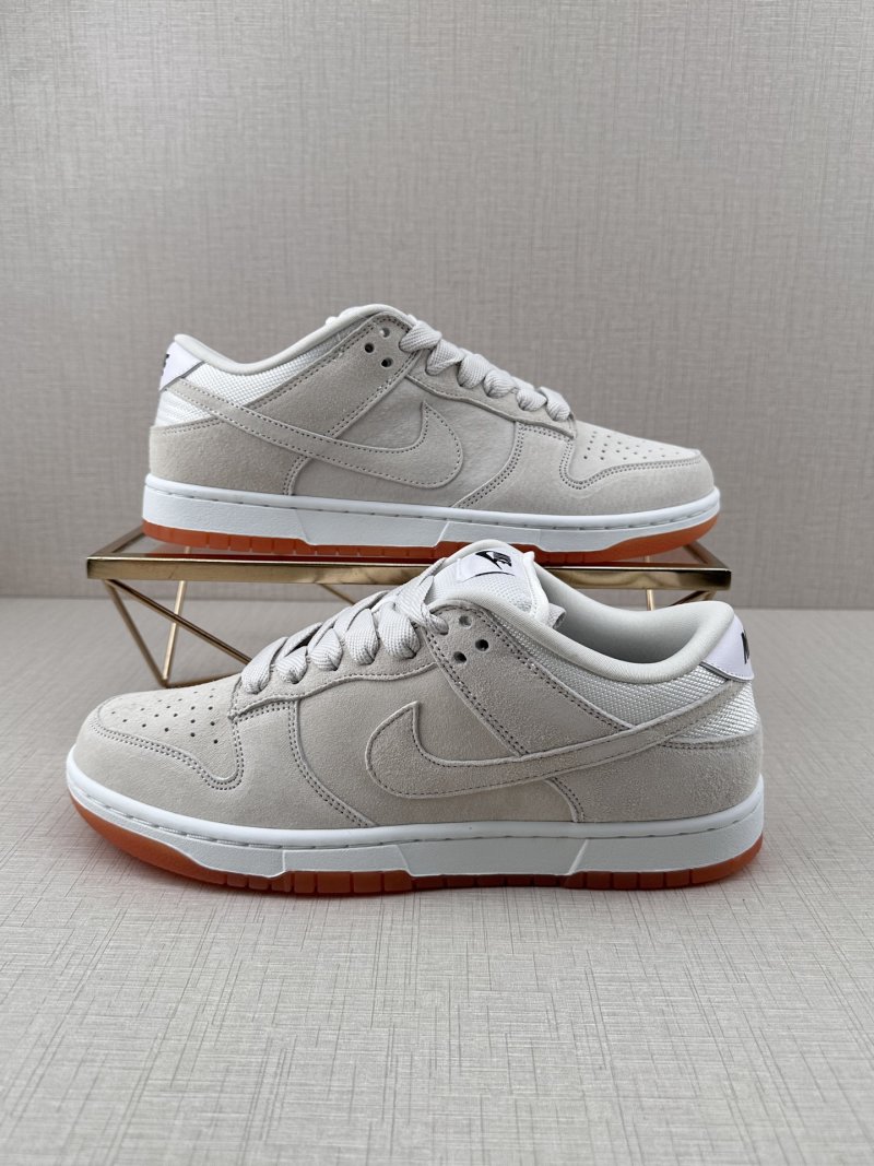Nike SB Dunk Low 'White' view